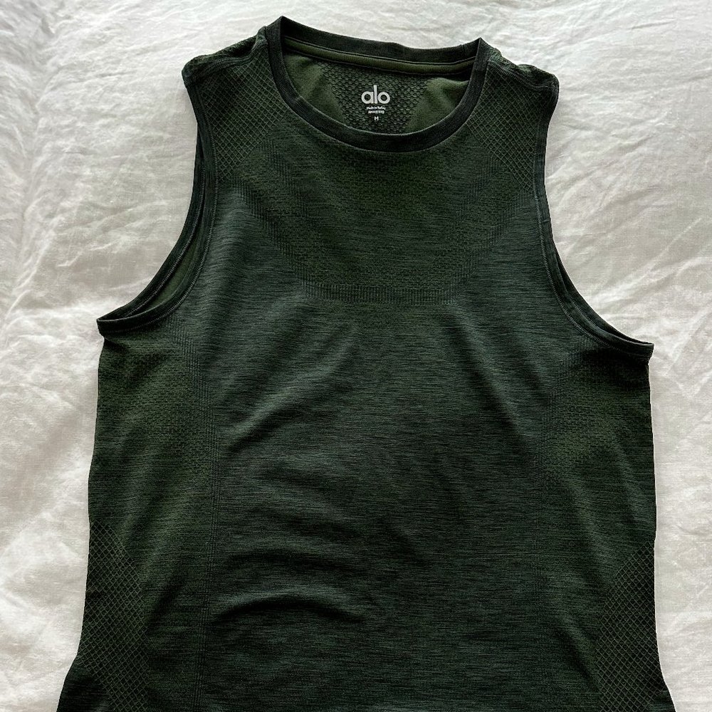 Alo Yoga Men's Muscle Tank.